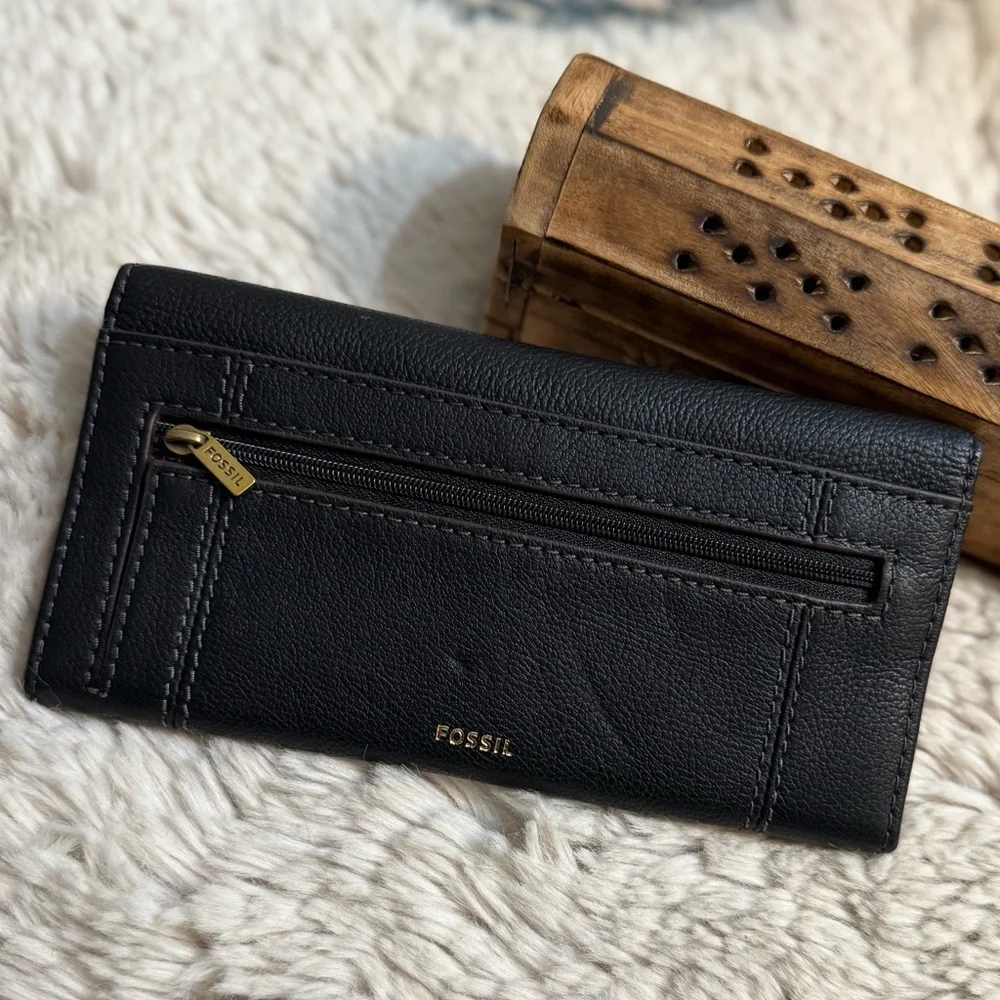 NWT Fossil  Black Leather Flap Wallet Bi Fold